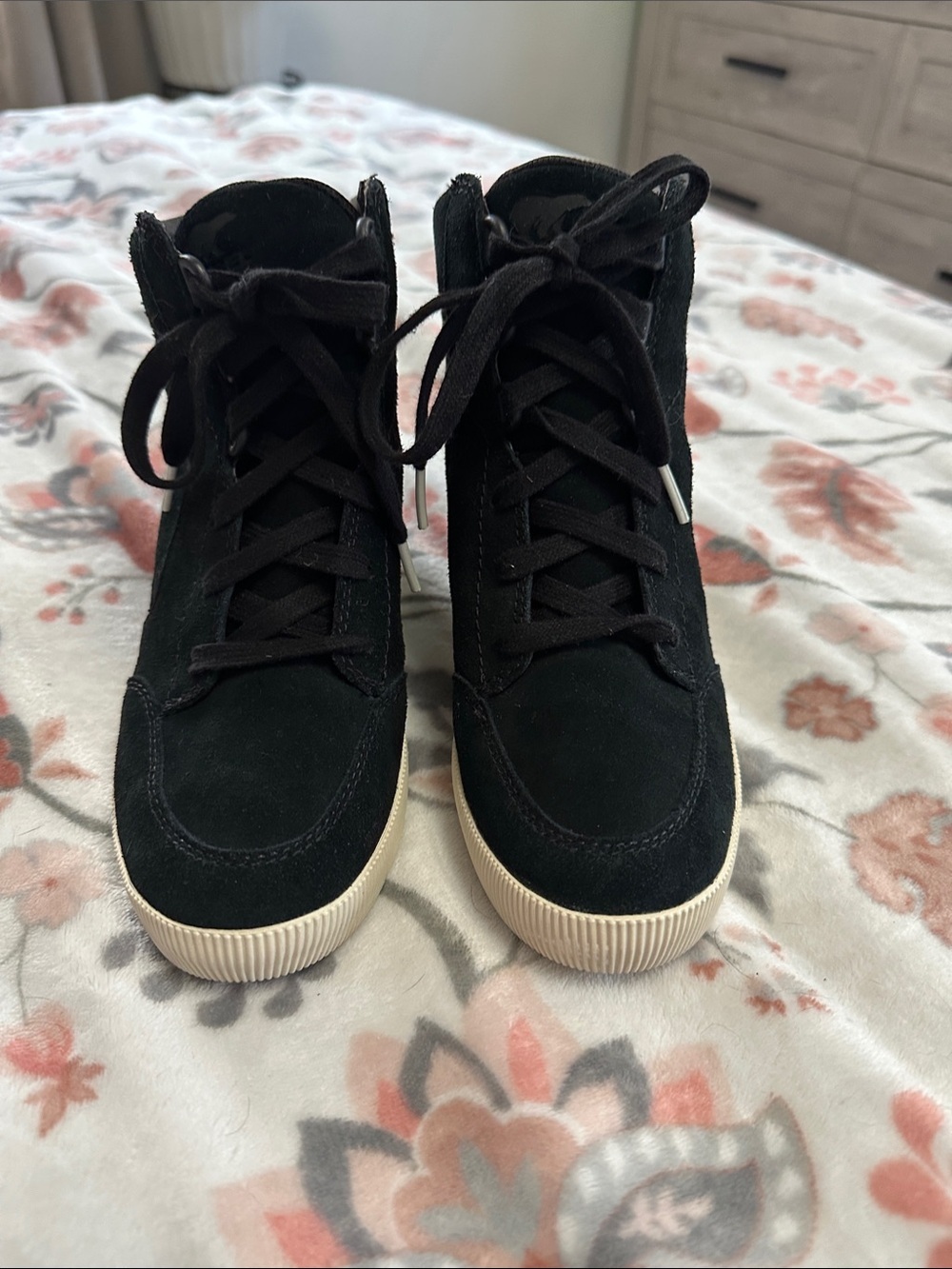 Sorel Black Lace-Up Suede Ankle Boots with Cream Sole